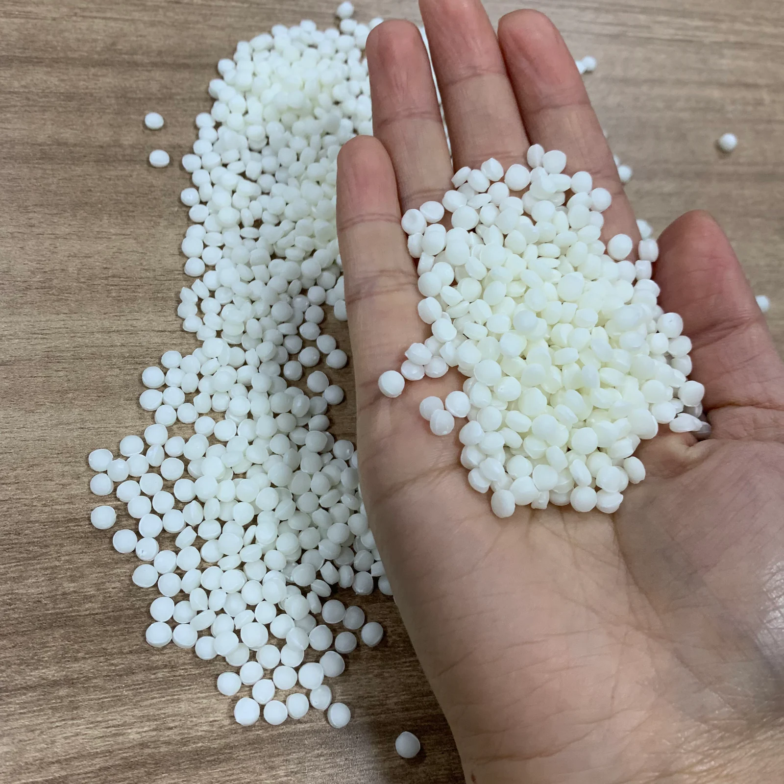 Corn Starch PP Composite pellets and sample plaque