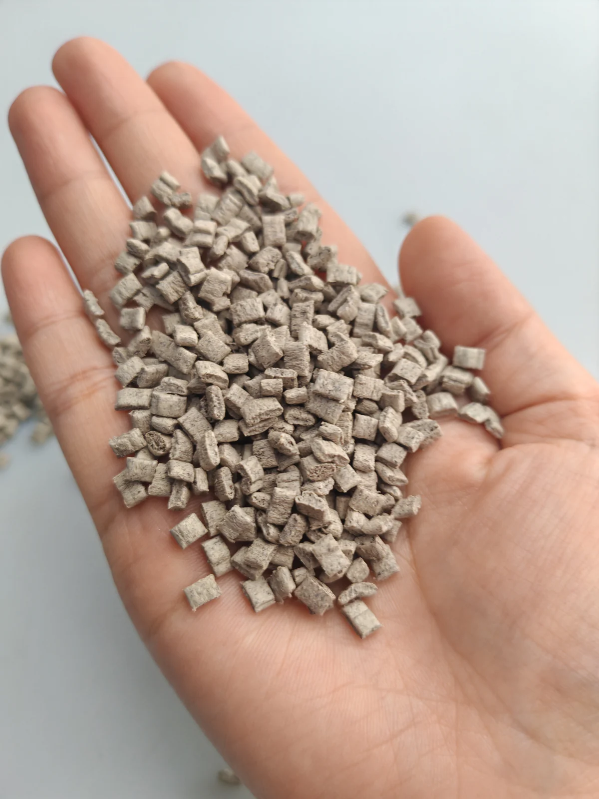 Tea Fiber PP Composite pellets and sample plaque