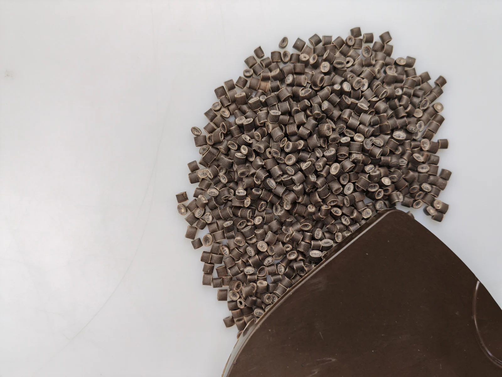 Coffee Ground Fiber PP Composite pellets and sample plaque